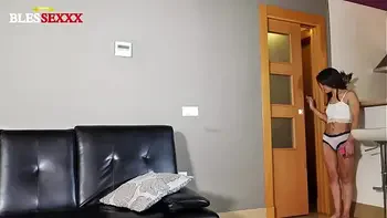 I catch my stepsister playing with VR glasses