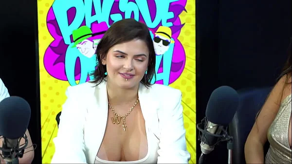 Ela VOLTOU, novinha do peito gostoso, bem safada - White Fairy