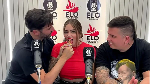 Entrevista con Elo Podcast termina en una mamada y mucho cum - Sara Blonde - Elo Picante
