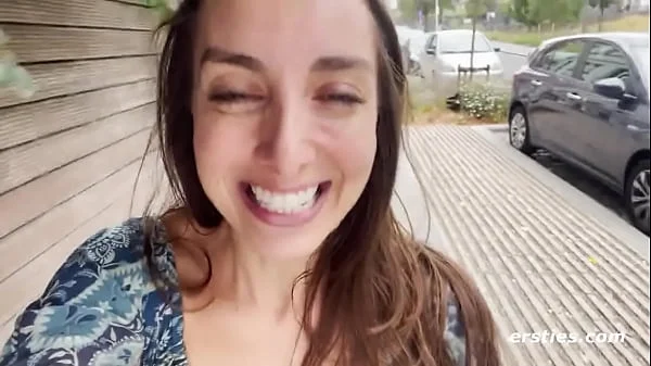 Ersties: Exhibitionist Ana Plays In Public