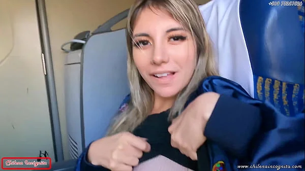 Mi compañera de ASIENTO en BUS se calienta y termina devorándose mi PICO y leche- PÚBLICO- TRAILER-RISKY