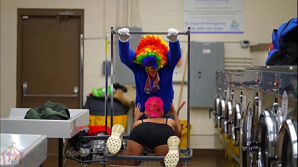 Every Legend Had A Favorite Suit : Gibby Chapter 4  The Pink Clownstress 