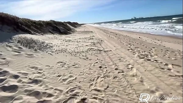 Fiz um boquete em um rapaz que caminhava pela praia POV - Drii cordeiro