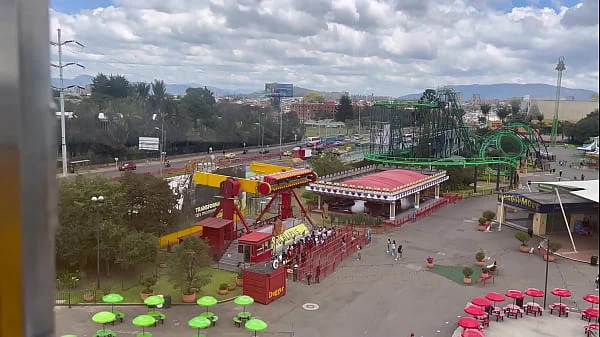 Public lesbian sex in amusement park (real)