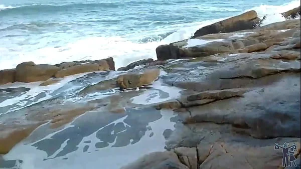 Levei a namorada na praia para ter uma linda vista, só não disse qual