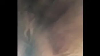 Oma zonder slipje onder jurk