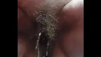 Oma  met harige kut plast