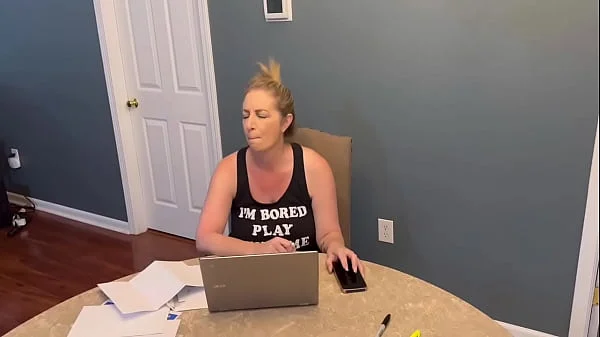 Curvy Milf Danni Jones Gets A Home Visit From Her Fit Masseuse