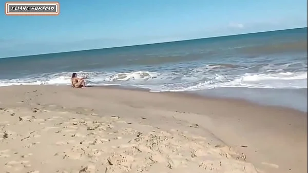 Fizemos sexo com estranho na praia ele deixou nós duas toda fodida