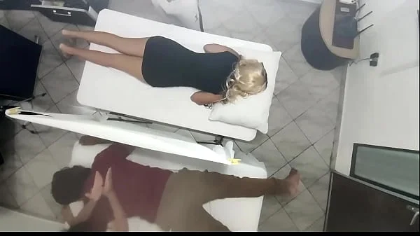 Masajes en Pareja Quedo Grabado Como La Esposa es Follada al Lado de su Marido