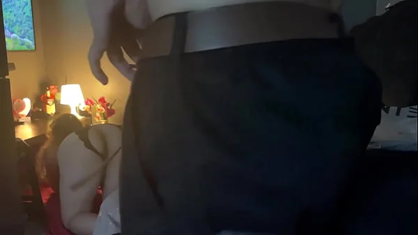 HOTWIFE STAYS in DOGGY waiting for a STRANGER to FUCK HER while her HUBBY WATCH!!