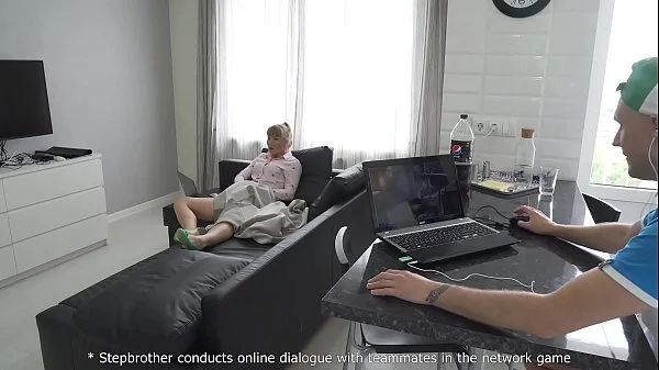 I'm horny when my stepbrother plays in the World of Tanks. Family therapy 2020