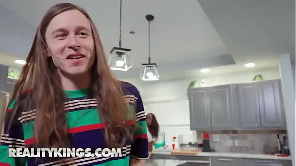 Naughty Brunette MILF Naomi Foxxx Shows College Guy Conor How Experienced She Is In Bed - REALITY KINGS