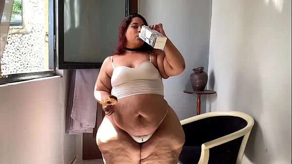 Short Curvy Girl with Giant Hips & Ass - SSBBW Feedee Emma Pear