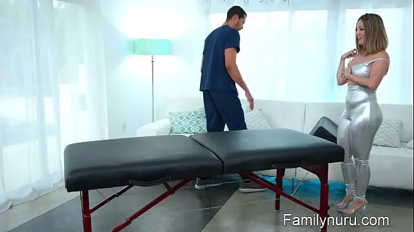Hot milf get her ass massage