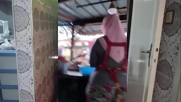 Thick Muslim Indonesian Milf