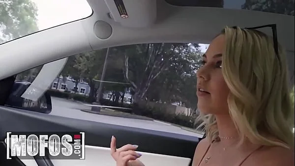 Parker Ambrose Is SUpposed To Give Kelsey Kane A Ride To The City But They End Up In His Bed Fucking - MOFOS