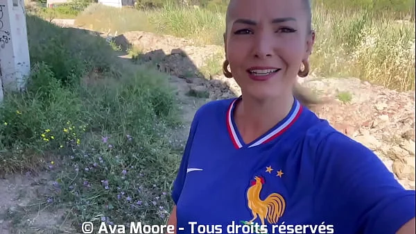 BUKKAKE GEANT - Salope Française Suce Des Inconnus pour l'Euro 2024 de Football