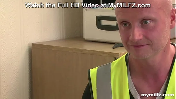 Unsatisfied Redhead MILF fucks delivery boy