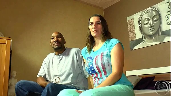 Sabrina lädt den Tommy ein - zieh dich aus und steck ihn rein