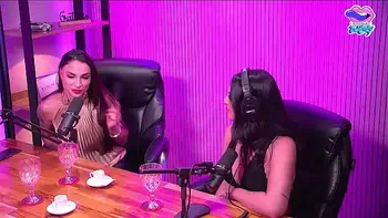 A loirinha peladinha no estudio