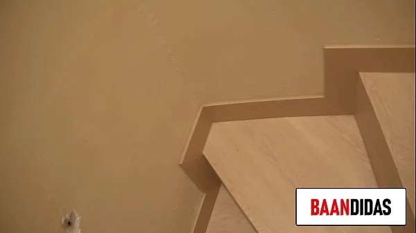 valeria valois es una puta como a todos nos gusta, mira lo cachonda que esta