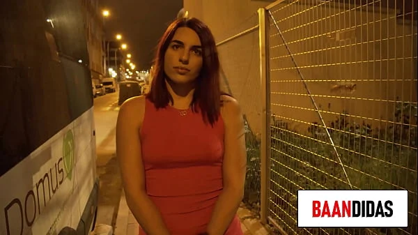 cubana quiere sentir toda la pinga dentro de su coño porque le calienta el dinero