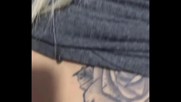 Fiquei com tanto tesão dentro da estação do metrô minha buceta estava toda molhada ! Fui da no banheiro e chupa esse pau grosso do meu marido .(EM PUBLICO)