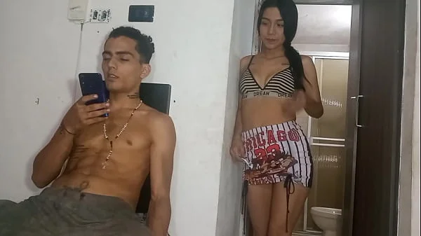 llega mi hermanastra delgada a ofrecerme una noche de pasion y le digo que NO - PERO ELLA INSISTE Y ME TOCA DARLE PENE PARA QUE ELLA SE CALME - SUB ESPANOL