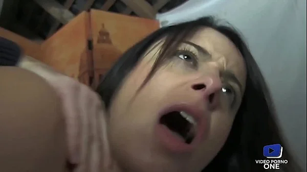 Sonia et Natacha, très chaudes elles terminent en trio sensuel