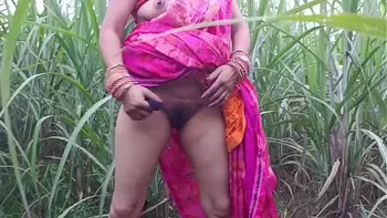 Desi Village bhabhi Fucking Field Lover Boy Outdoor video