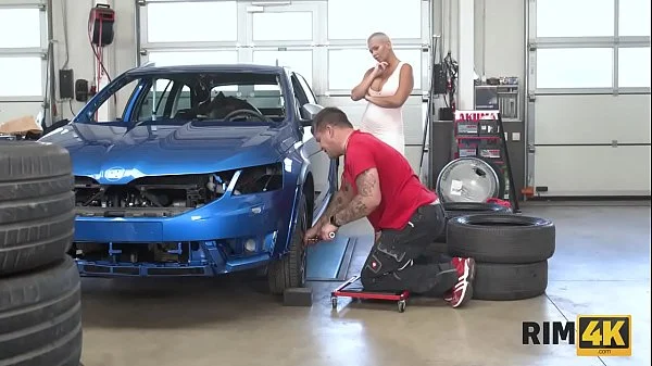 RIM4K. Short-haired lady comes to tired pal and helps him to relax