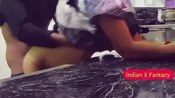 प्लीज अभी नहीं चोदो कोई आ जायेगा।भाभी को कीचन में जबरदस्ती चोदा