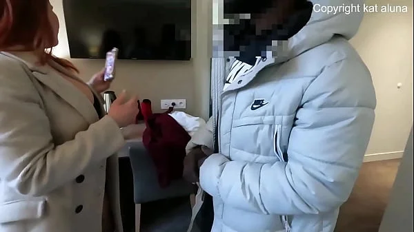 Elle vide les couilles du caméraman aprés celle de l'acteur Fan !