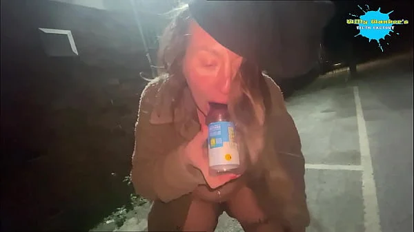 Cracky bottle fucked