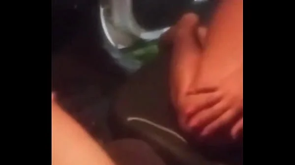 esposa gemendo na pica de desconhecido no estacionamento