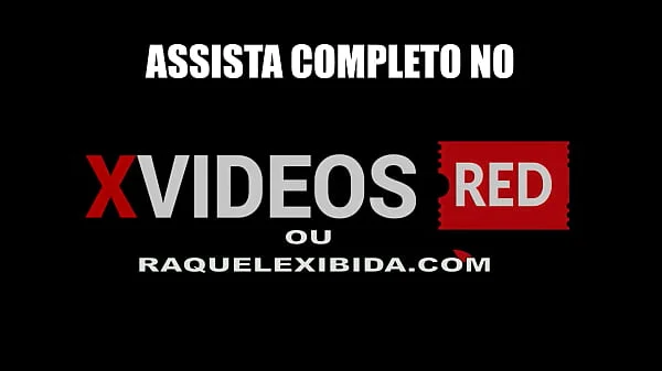 Mulher casada fazendo sexo com vizinho de 18 anos que não deu conta e gozou rápido