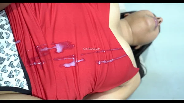 Auch detente por favor! Lo metiste en el agujero equivocado, ese no es mi coño, es mi culo...