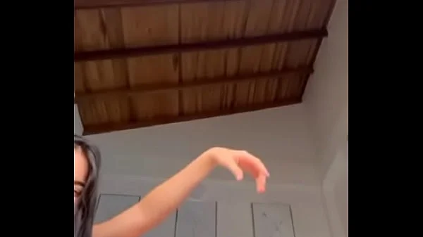 MELISSA PAREDES ACTRIZ PERUANA SE MASTURBA