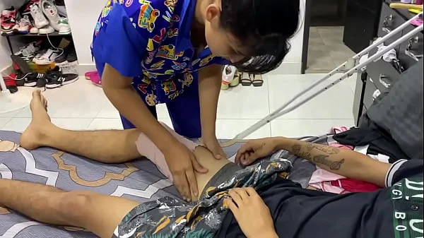 CONTRATO UNA ENFERMERA Y ELLA ME DA SU COÑO YB TETAS DELICIOSAS HASTA TRAGARSE MI LECHE