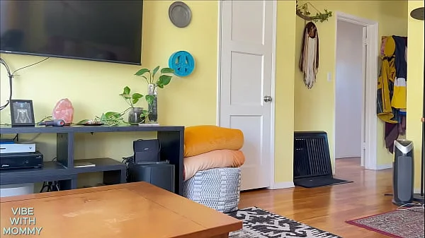 Caught Stepmom Watches Porn Hates Fucking