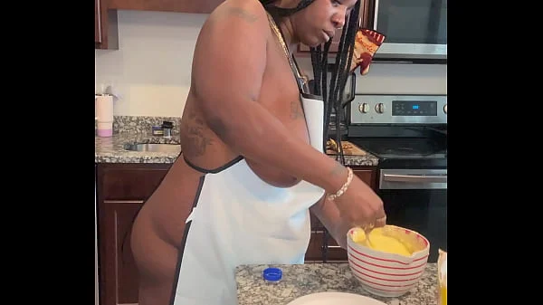 Making banana pudding