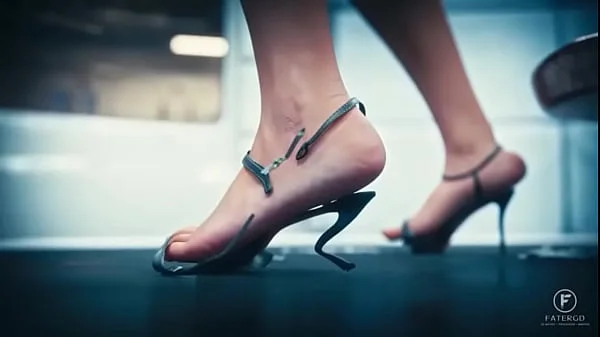 giantress/female growth/mother goddess