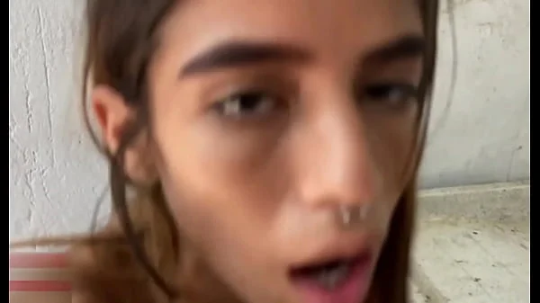 La cachonda de mi hermanastra quiere que me la folle mientras lava su ropa HISTORIA COMPLETA.