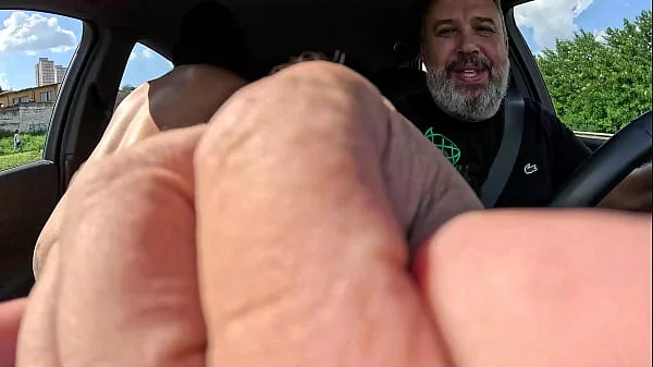 Milf de 36 anos leva chumbo no rabo ao pegar uma carona - Dandara Moraes