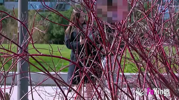 Marta Villalobos goes hunting for Madrid Rio. Are you Juanjo? I need to fuck!