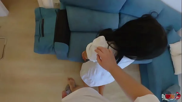 Stepmom Stuck In The Couch, I Fucked Her Ass Before Helping