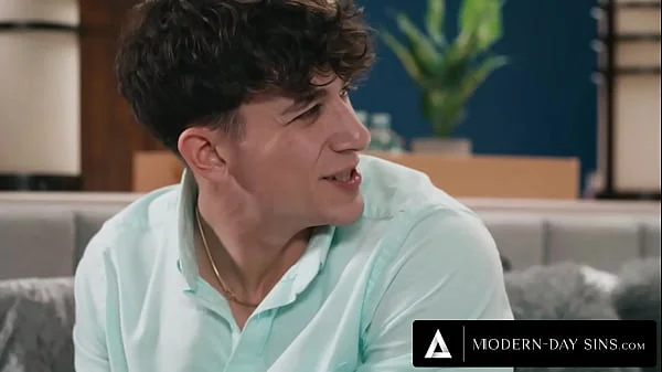 MODERN-DAY SINS - Mormon Virgin Lexi Lore Craves First ANAL CREAMPIE Instead Of Soaking With Hung BF