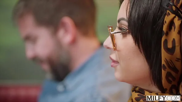 MILFY Stunning Hotwife Daisy Fuentes Ride A Huge Cock While Hubby Watches