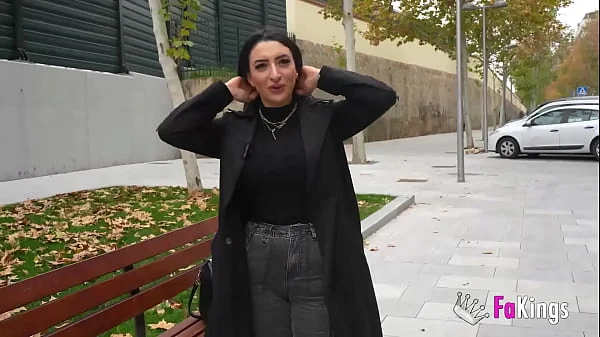 SEXUAL TOUR in Madrid. The HUGE TITS of Nelia Estrada know the capital